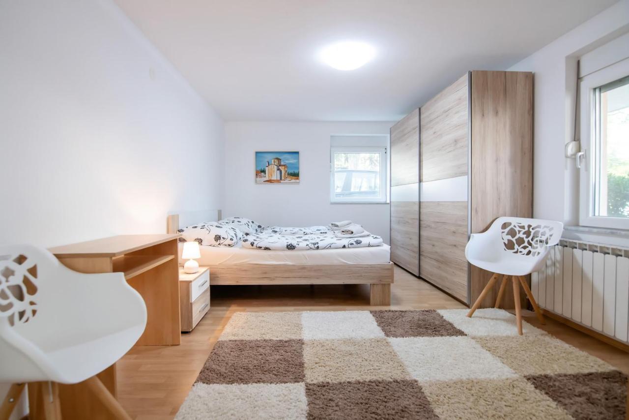 Beach Boy & Pool Girl Apartments Vir Δωμάτιο φωτογραφία